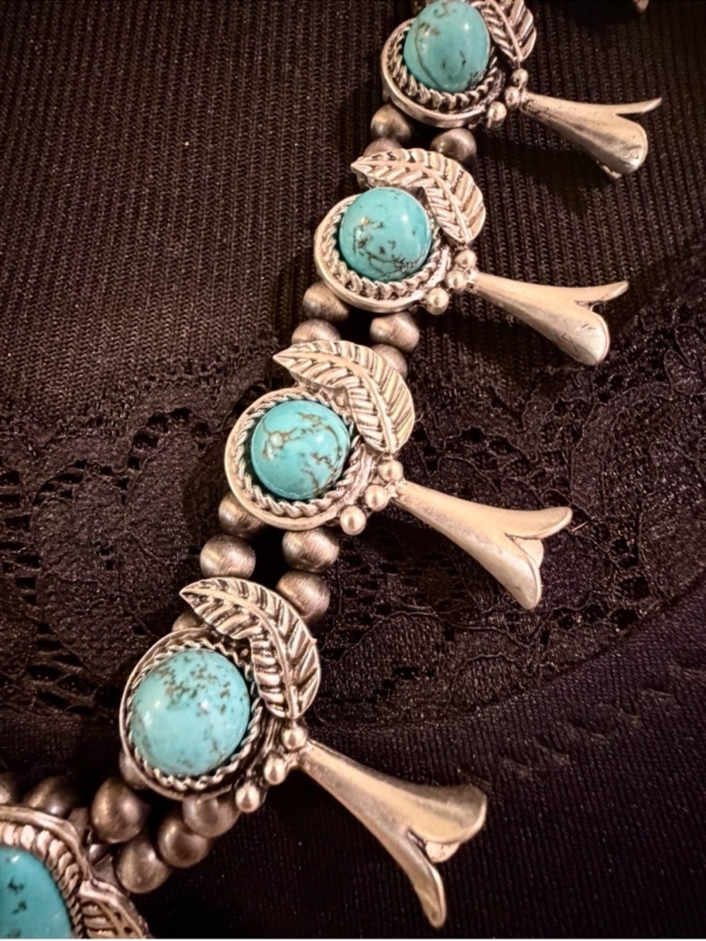 Squash Blossom Navajo Style
Faux Turquoise Silver Tone
Necklace non magnetic - Picture 7 of 12